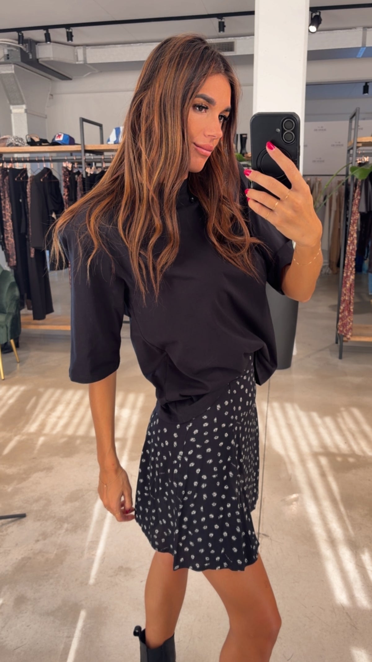 T-shirt Con Spalline E Ricamo