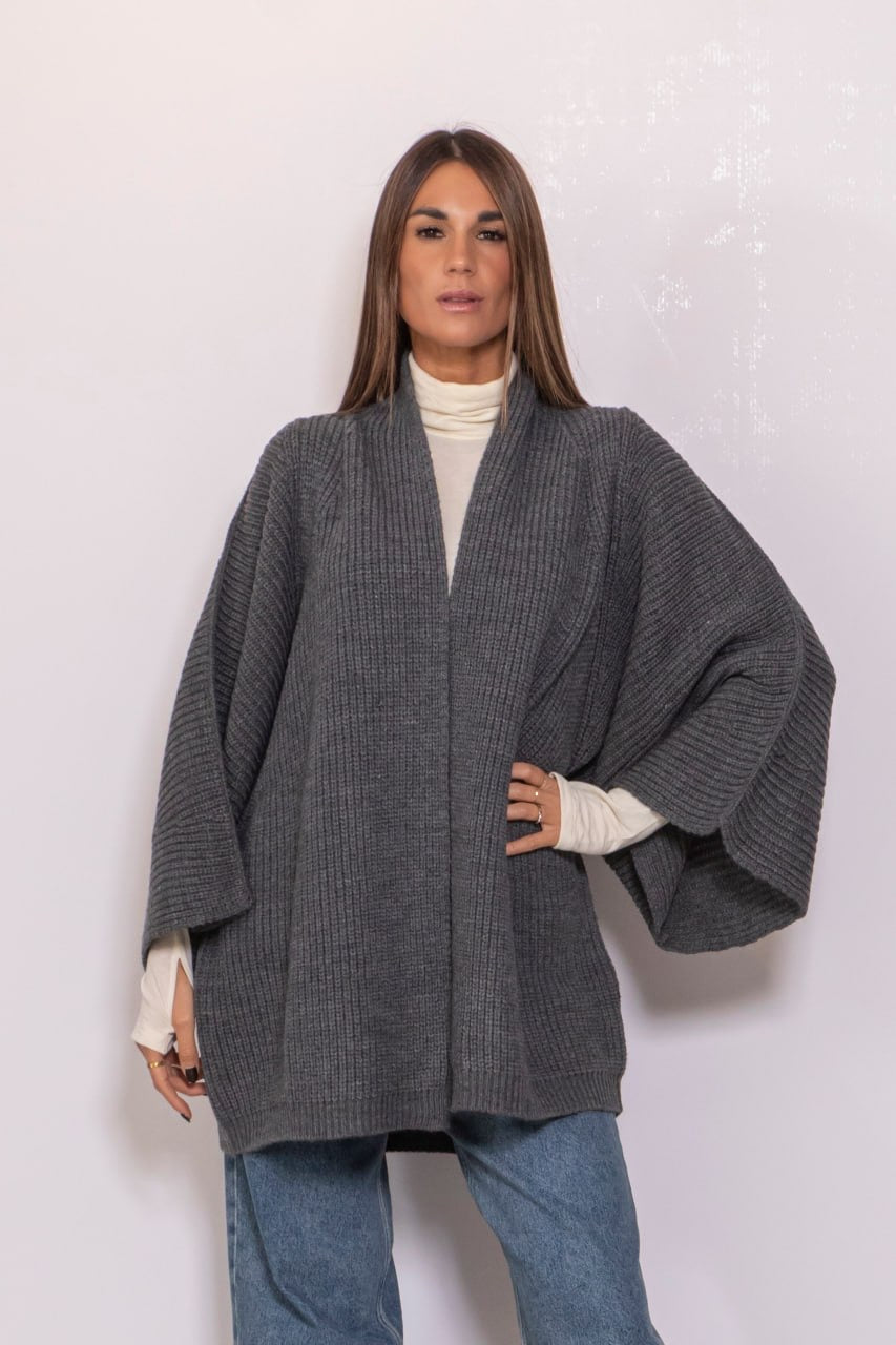 Cardigan over grigio