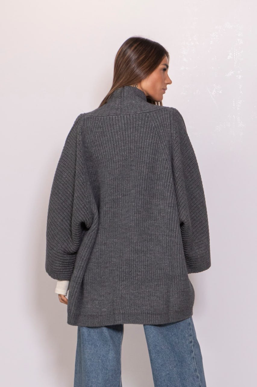 Cardigan over grigio