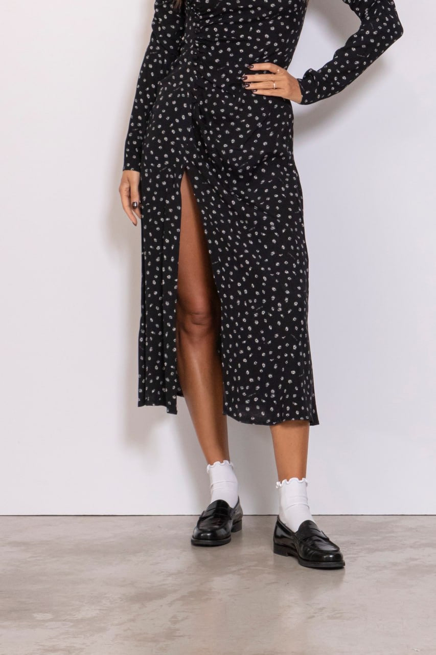Preordine Abito Midi Con Arricciatura Laterale E Bottoncini Margherite Nero