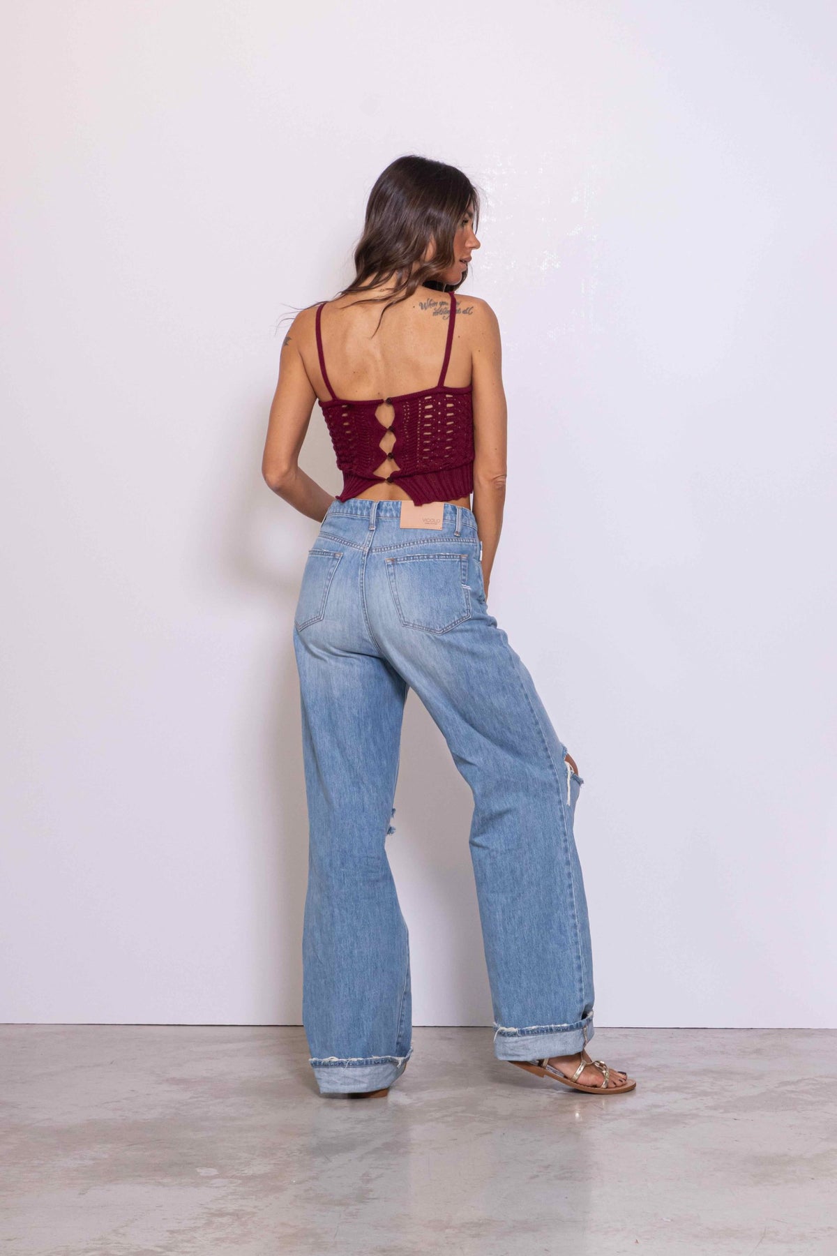 Crop Top Scollo Dritto Con Bottoncini In Maglia Traforata