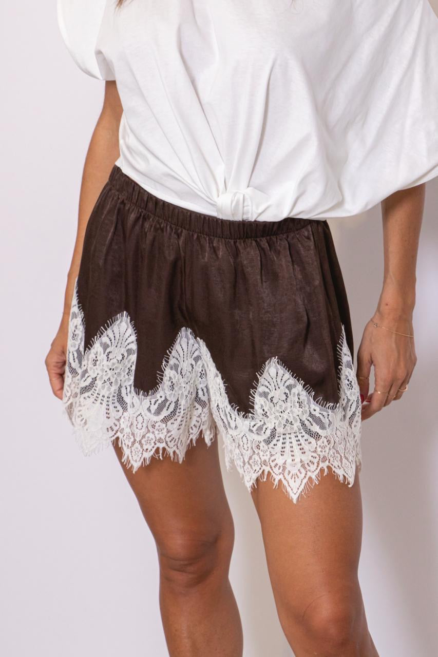 Short Con Orlo In Pizzo Marrone