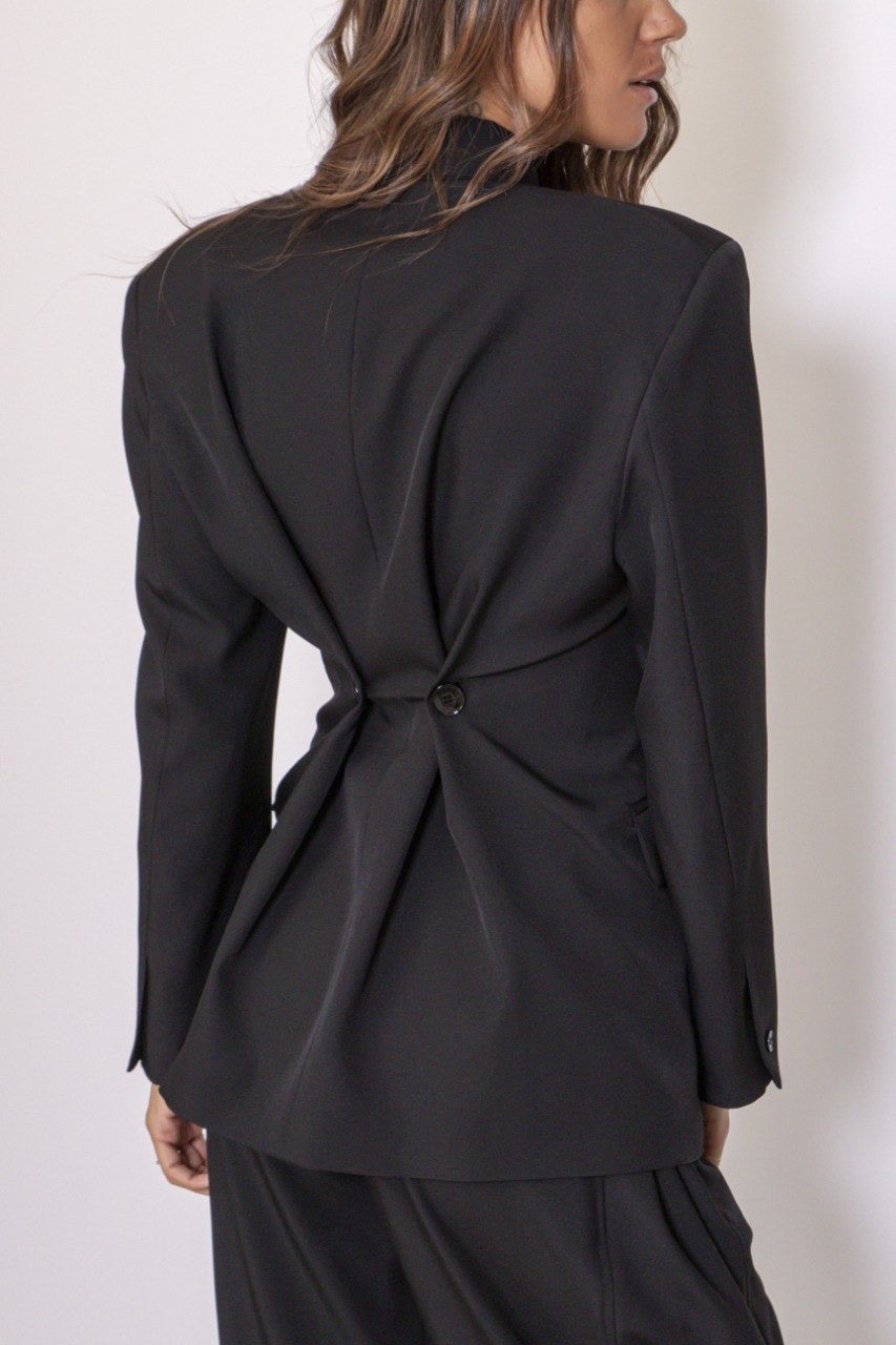 Preordine Giacca Nera Sagomata