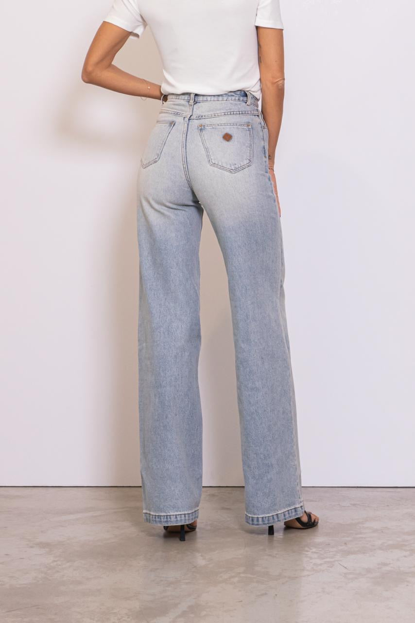94 High Wide Tall Alexis