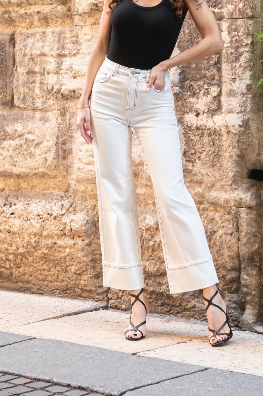 Jeans Risvolto Con Cuciture A Contrasto