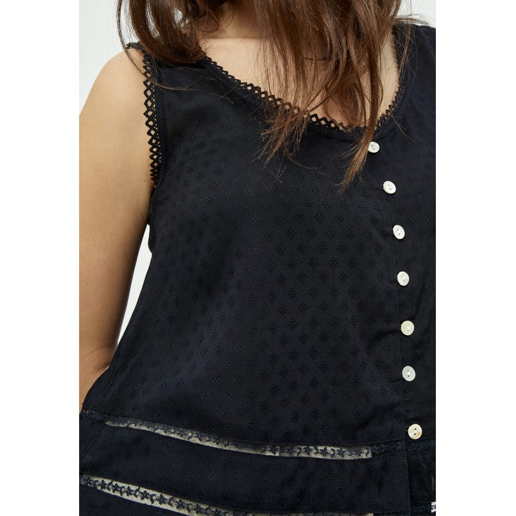 Berlin Sleeveless Crop Top