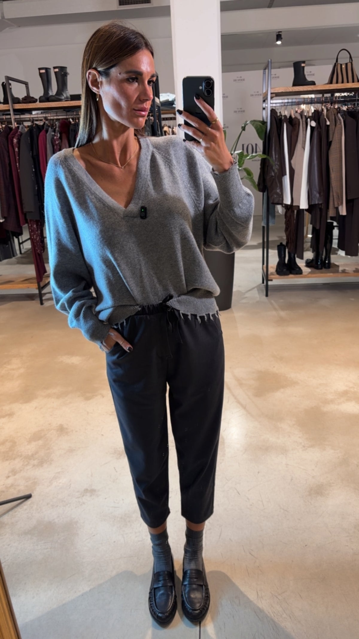 Pull scollo a V con rotture