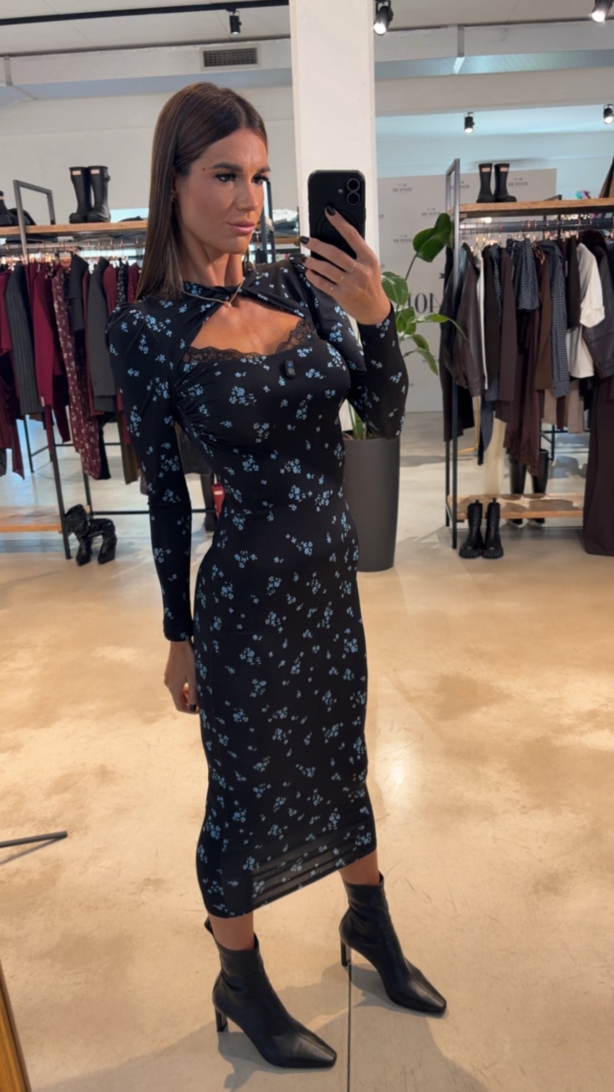 Preordine Abito Midi Con Dettaglio Bralette In Pizzo Tinta Unita Nero