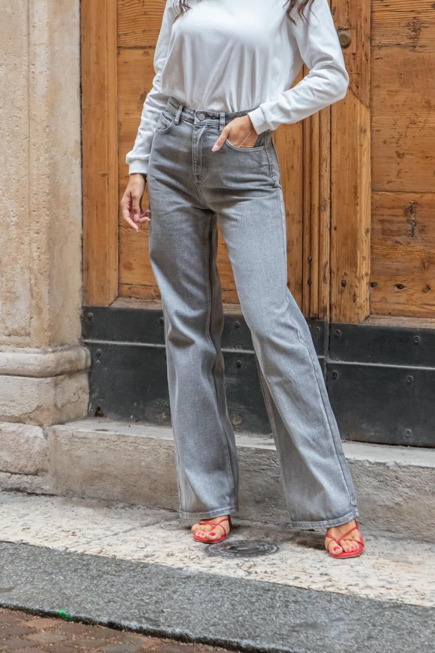 Jeans A Vita Alta Con Gamba Morbida Grigio