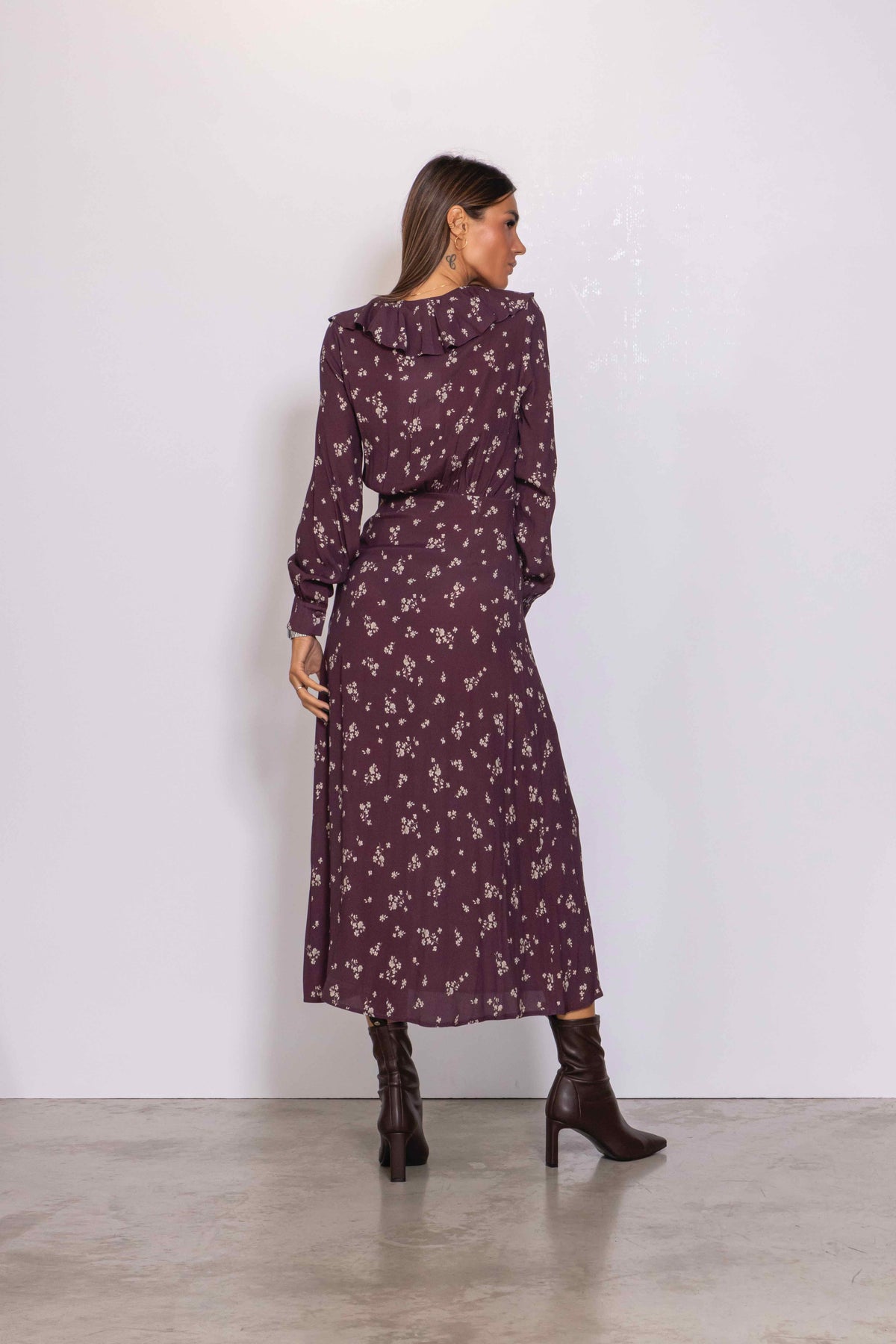 Abito midi con Rouches sulla scollatura fantasia piccoli bouquet