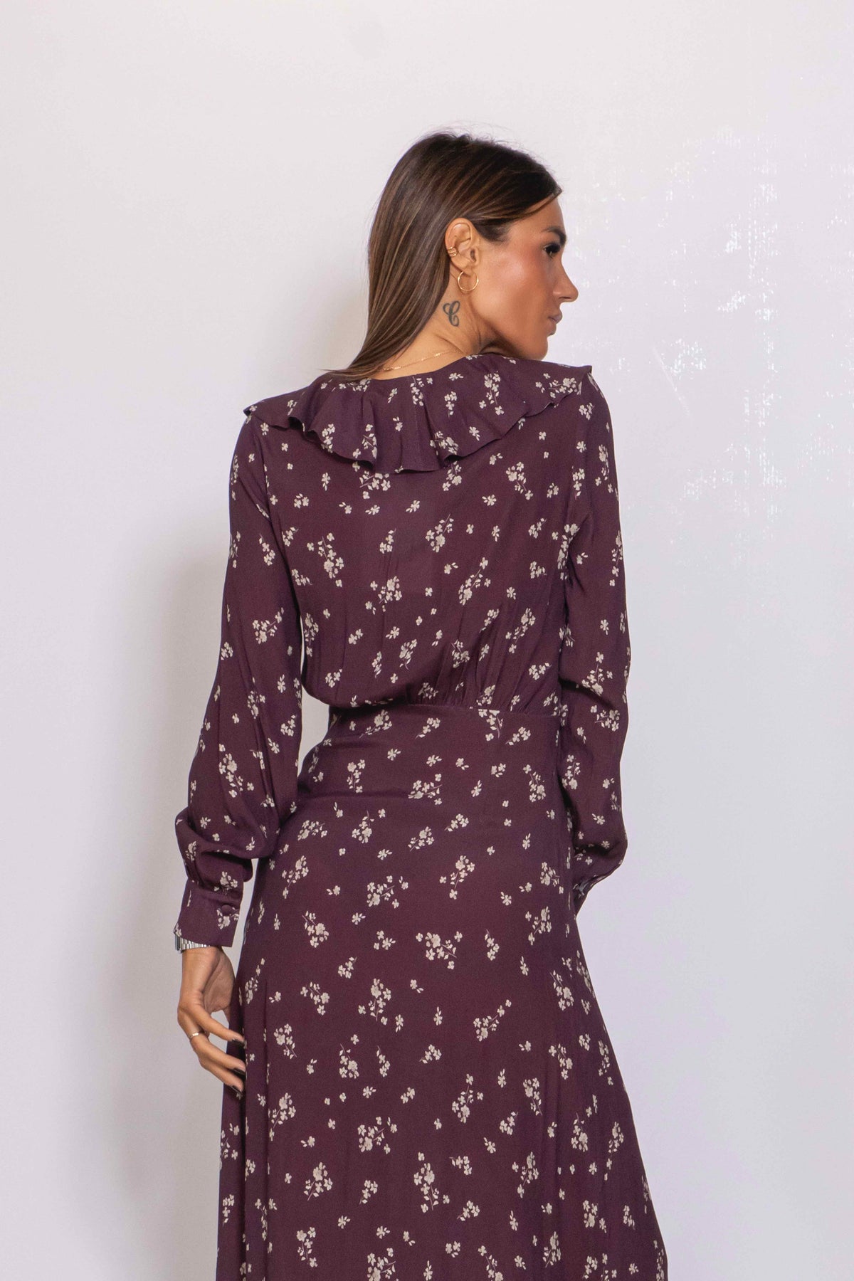 Abito midi con Rouches sulla scollatura fantasia piccoli bouquet