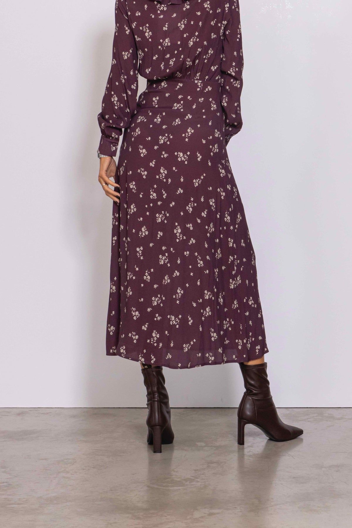 Abito midi con Rouches sulla scollatura fantasia piccoli bouquet