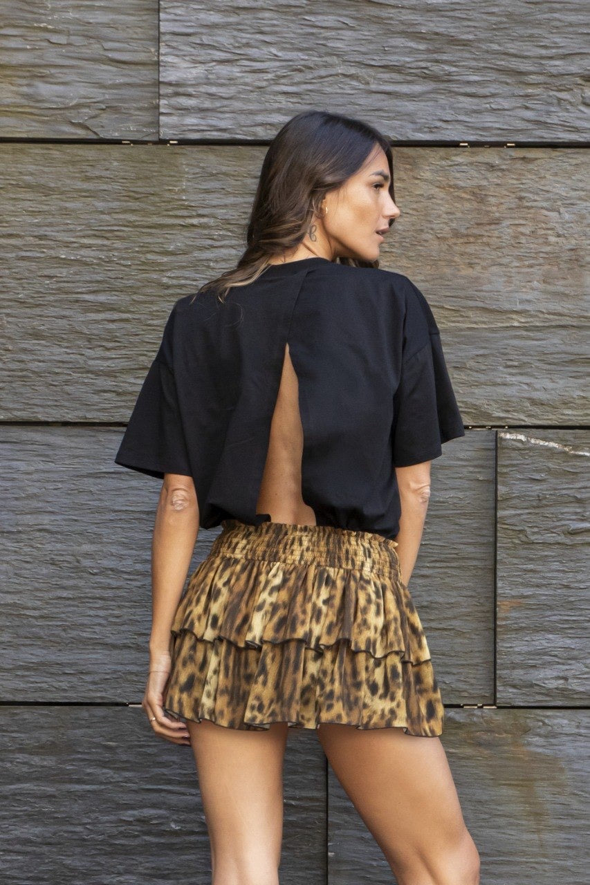 T-shirt Girocollo A Maniche Corte Con Apertura Sul Retro