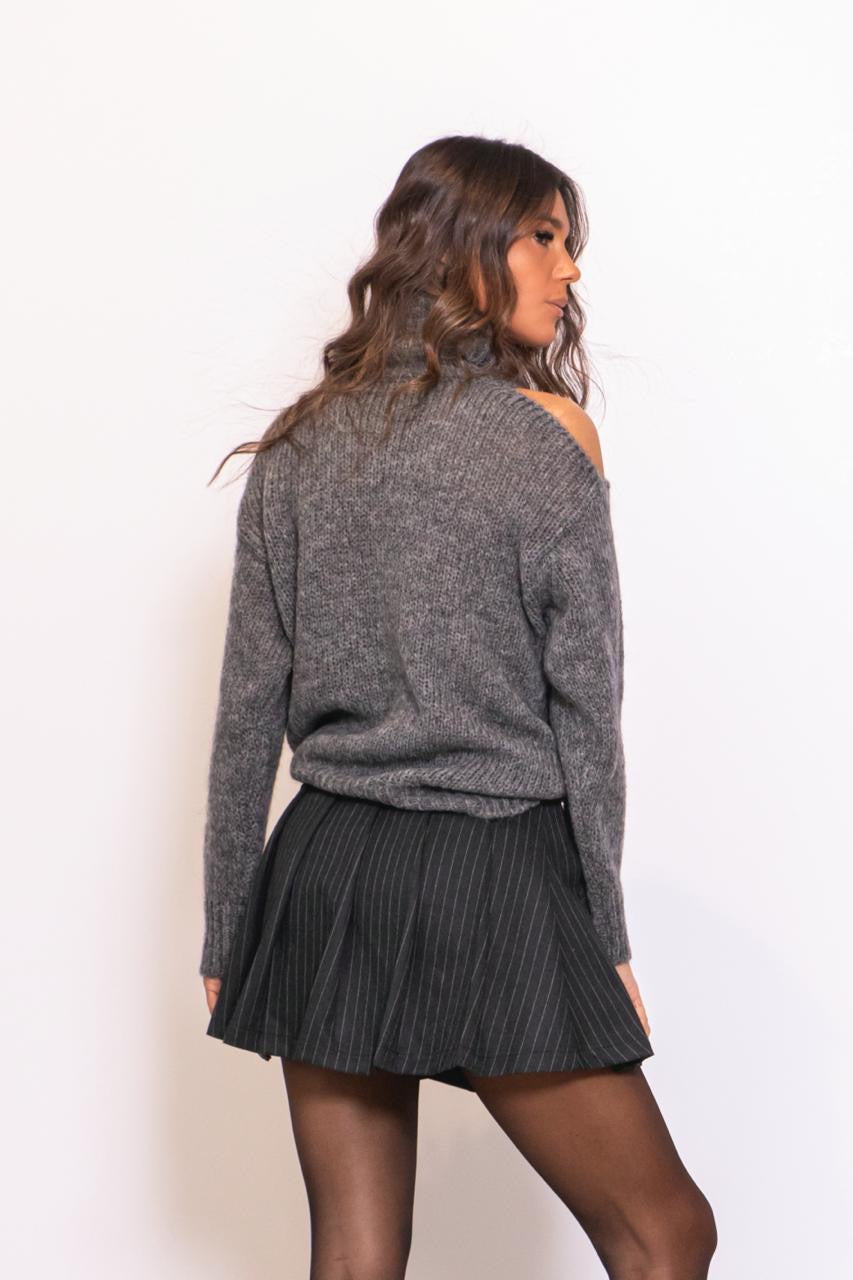 Dolcevita Fori Spalle Con Spilla