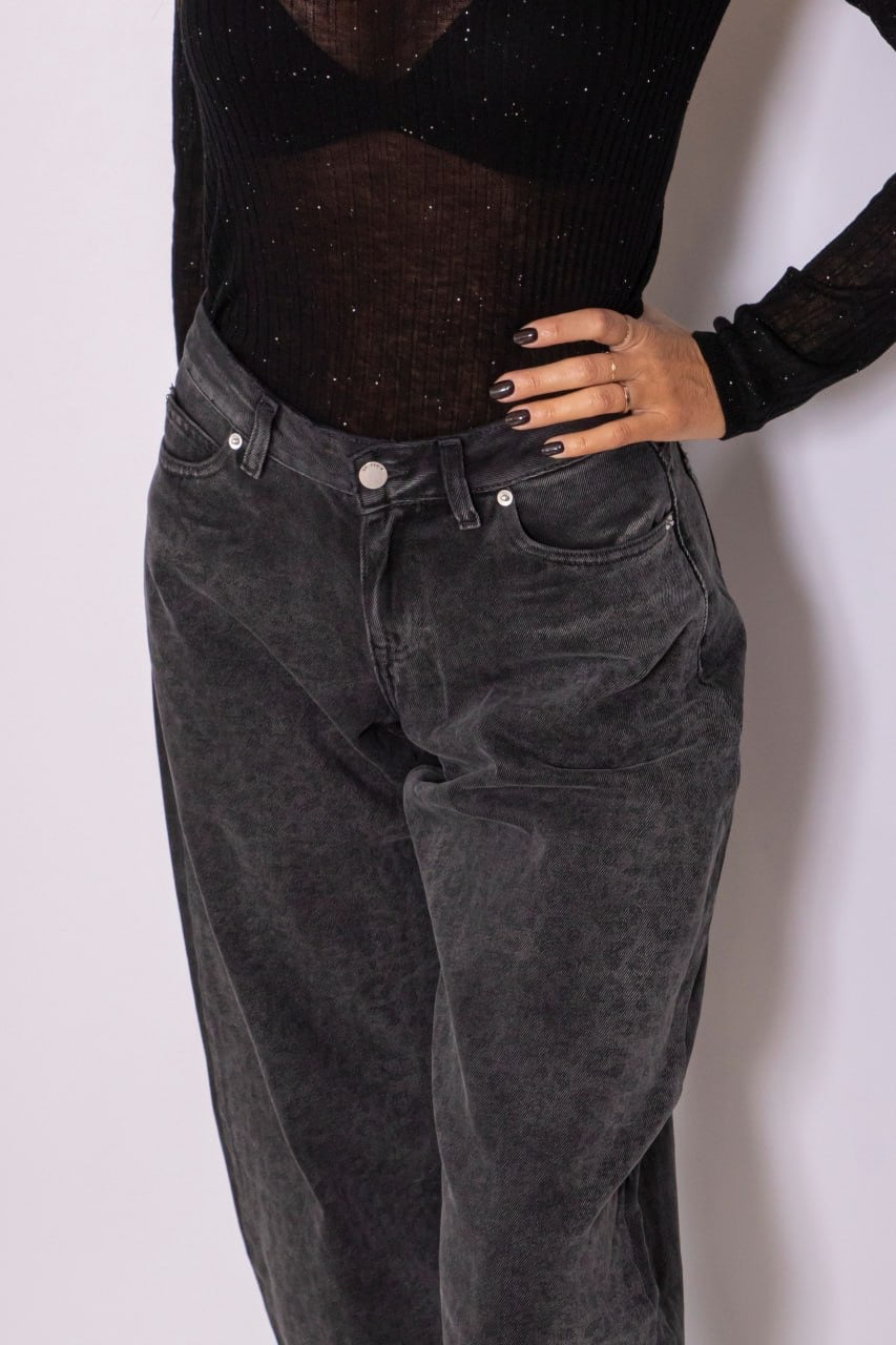 Nanci mid barrel black leopard