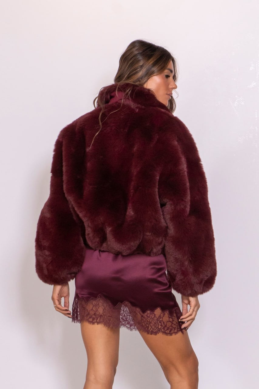 Pelliccia con zip bordeuax