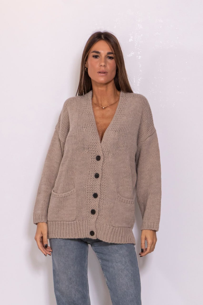 Cardigan over con bottoni