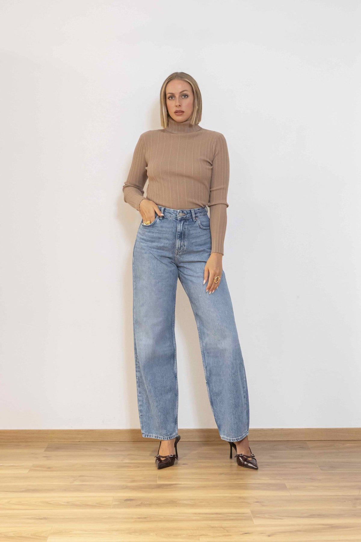 Dolcevita A Costine Beige