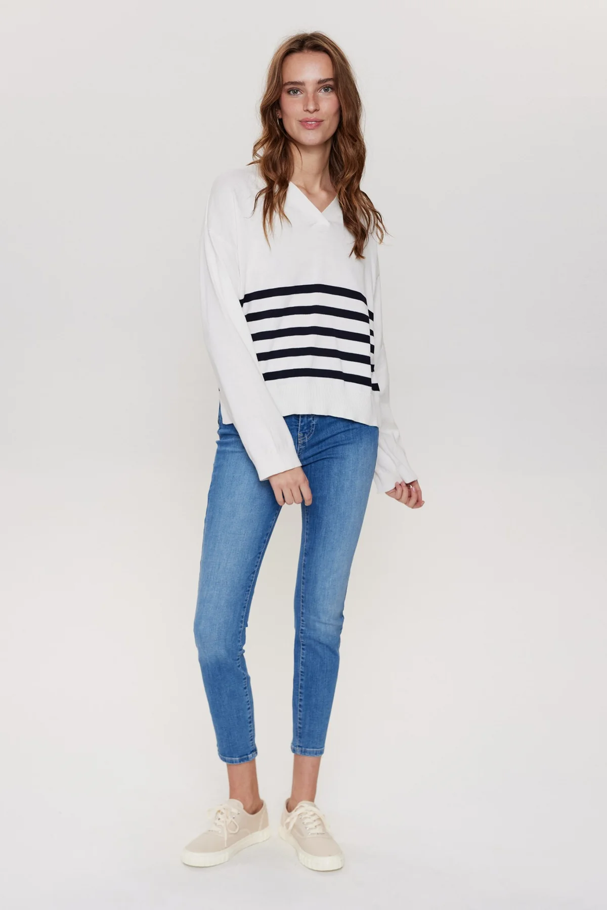 704151 0000_3.webp